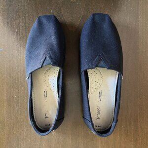 Tom's Classic All Black Canvas Shoes